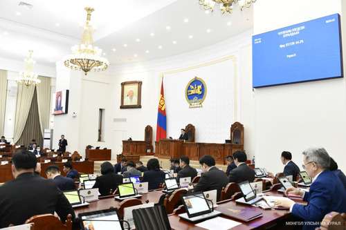 Үндсэн хуулийн цэцийн 10 дугаар дүгнэлтийг хүлээн авч, Засгийн газар, Монголбанк, Санхүүгийн зохицуулах хороонд “Чиглэл өгөх тухай” тогтоол баталлаа